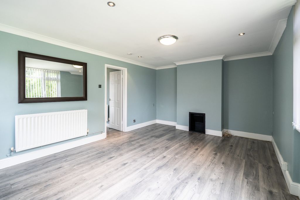 Property photo 3 of 13 4281343