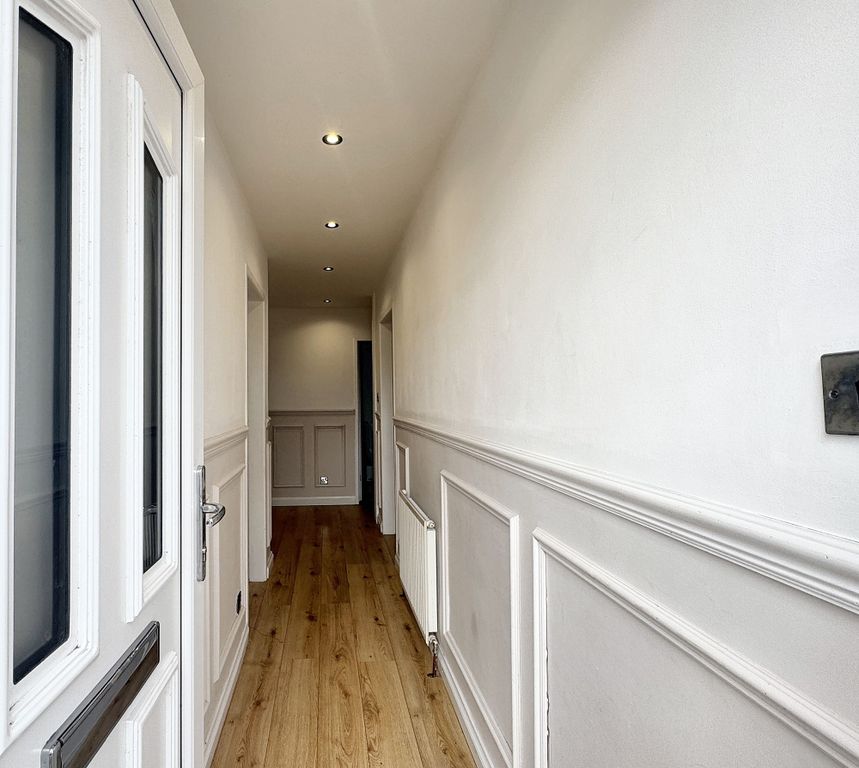 Property photo 2 of 16 Entrance Hallway