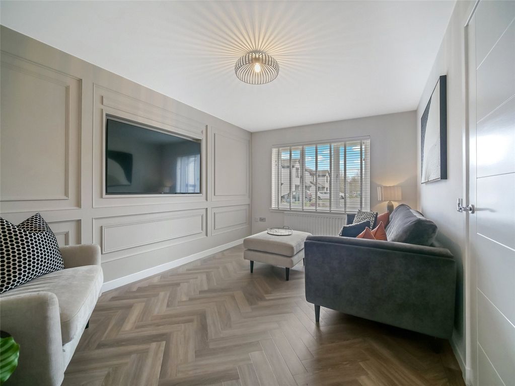 Property photo 2 of 28 Picture No. 06