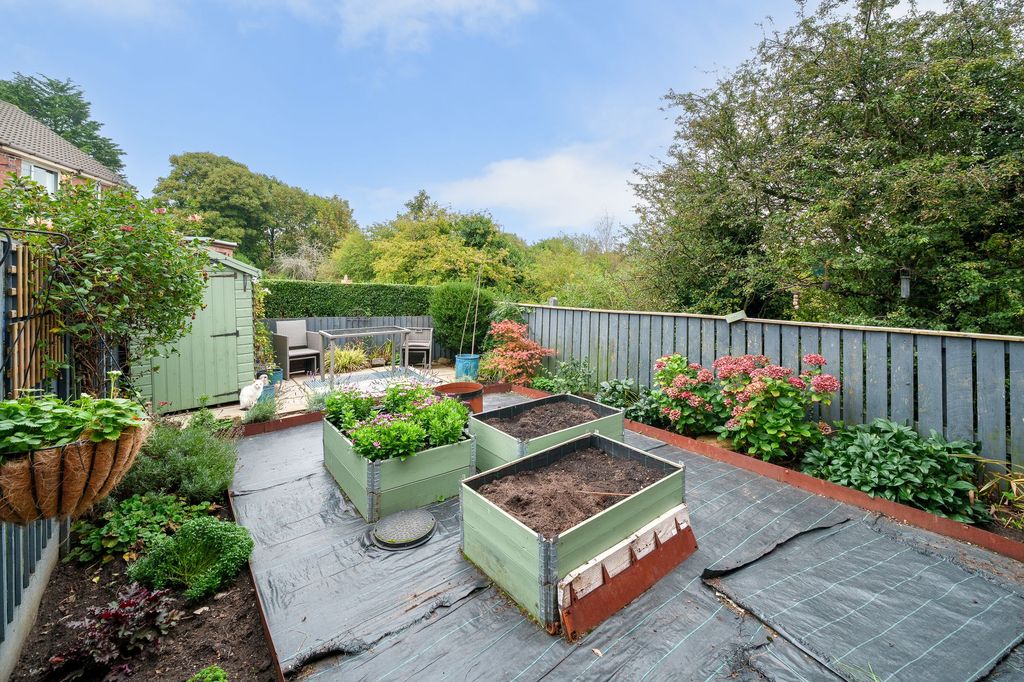 Property photo 2 of 14 Garden
