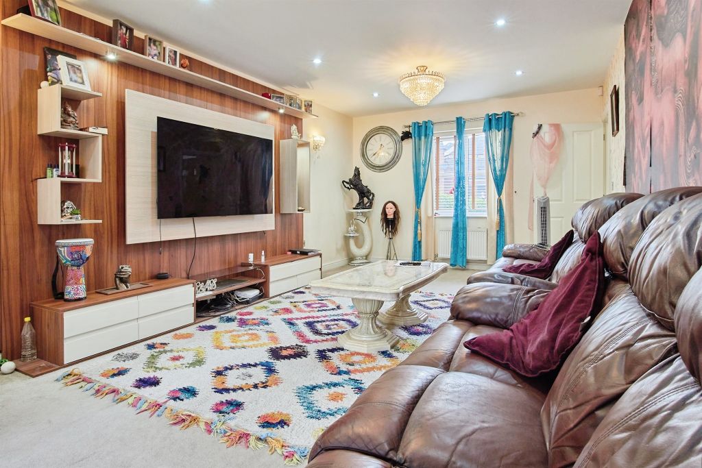 Property photo 2 of 28
