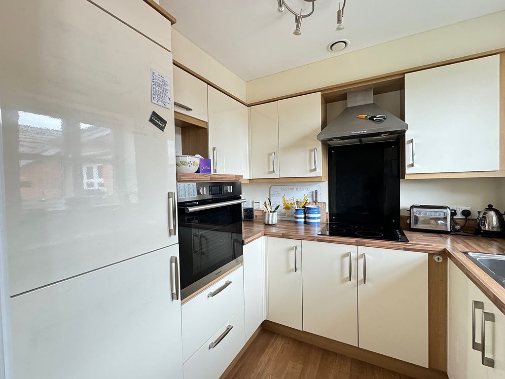 Property photo 1 of 15 Kitchen