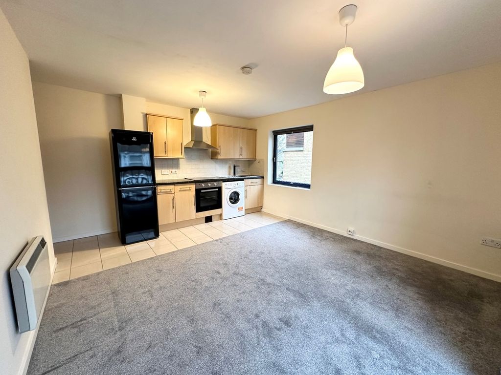 Property photo 2 of 6 Kitchen