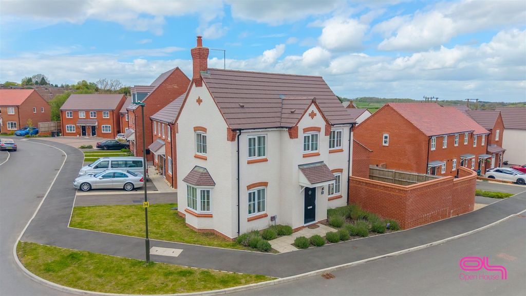 Property photo 1 of 30 Holden Drive (1).Jpg