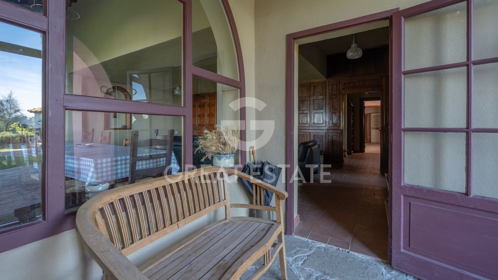 Property photo 2 of 86 Interiors