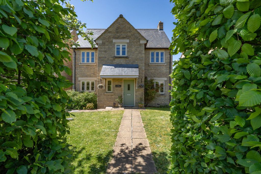 Property photo 1 of 21