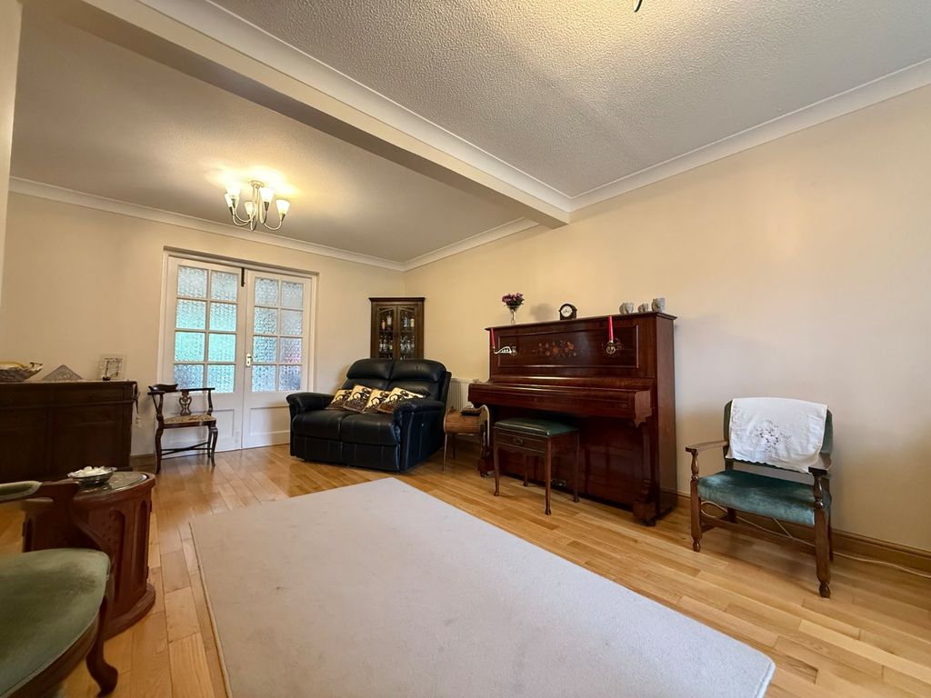 Property photo 3 of 14 Living Room