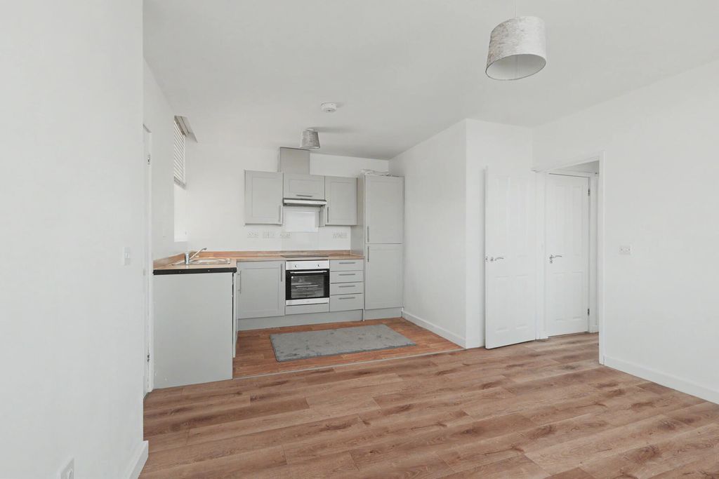 Property photo 3 of 7 Franklyn Court - Kitchen Lounge Diner Overview