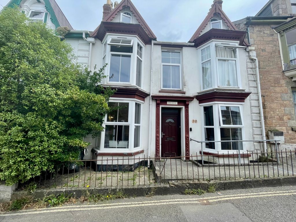 Property photo 1 of 12