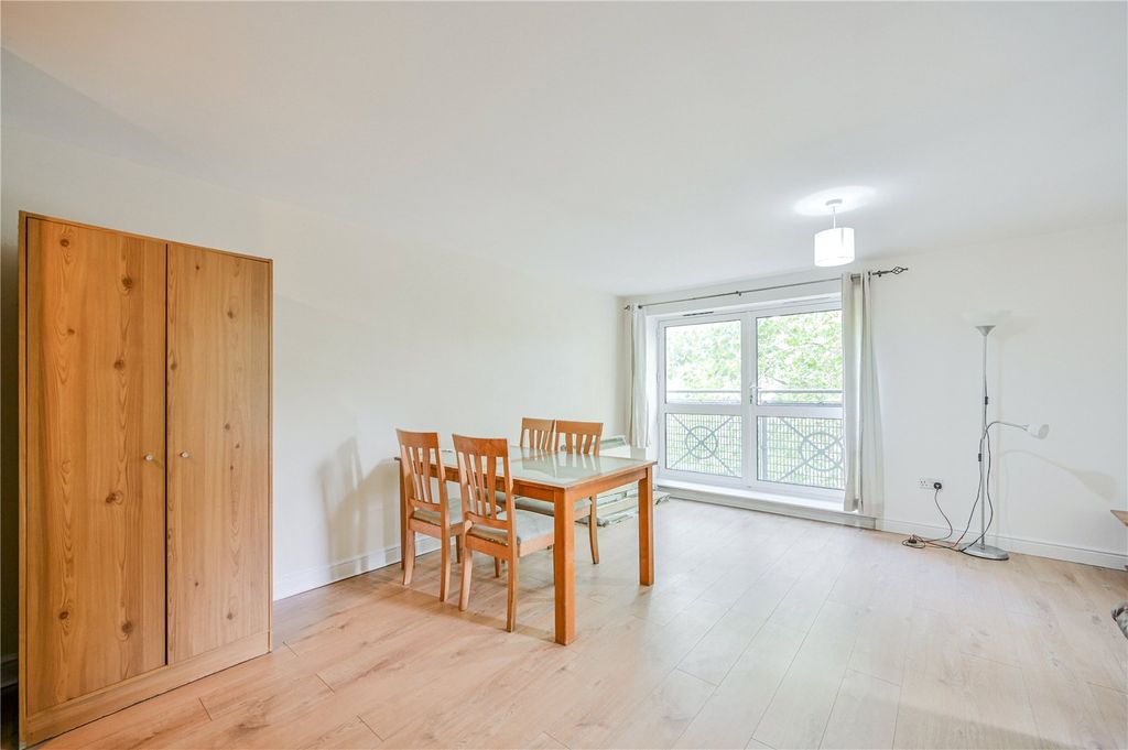 Property photo 3 of 15 Picture No. 16