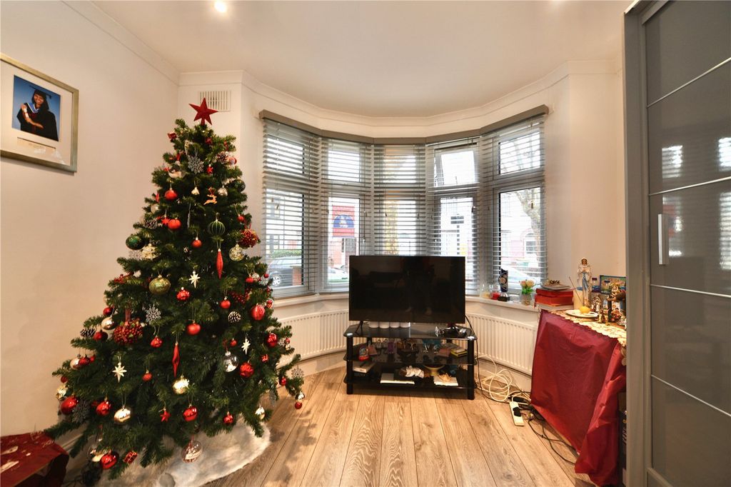 Property photo 3 of 23 Picture No. 13