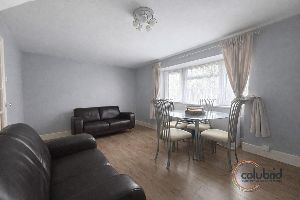 Property photo 2 of 11 2746Ab65-Db44-4d85-95Ab-18E648A9Cde6.Jpeg