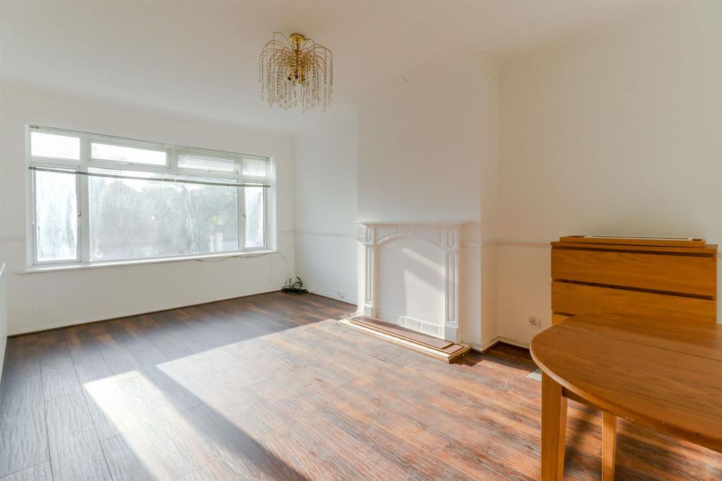 Property photo 2 of 17 Img_1383.Jpg