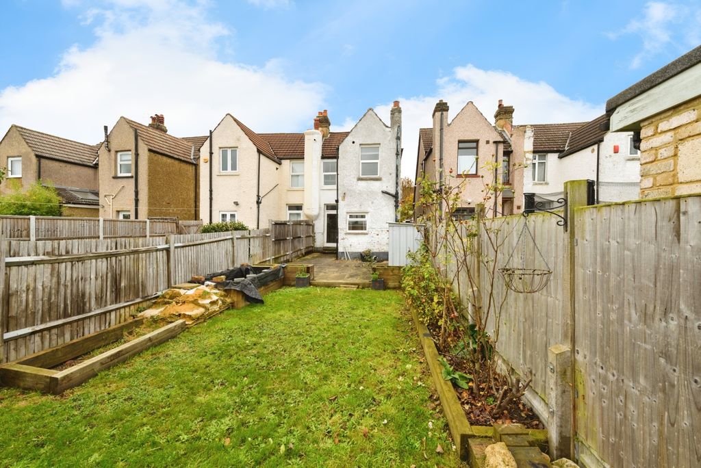 Property photo 2 of 17 Photo