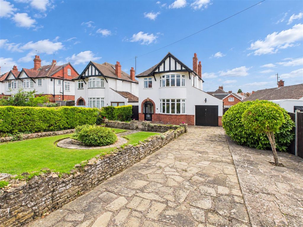 Property photo 1 of 27 36 Battenhall Front Garden.Png