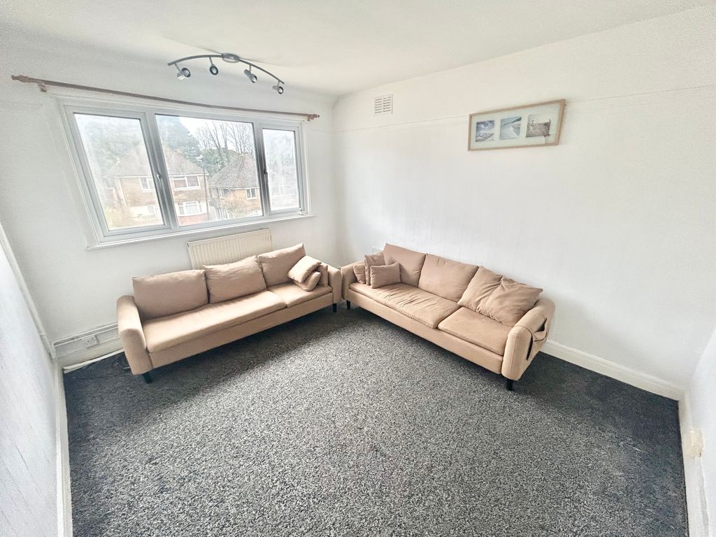 Property photo 2 of 7 Image