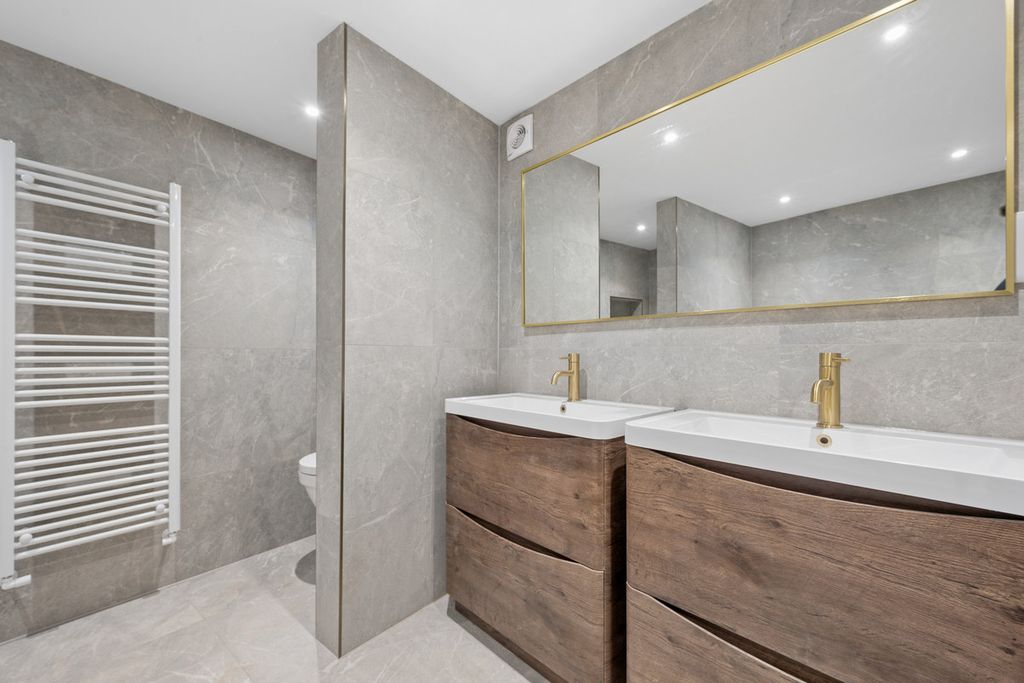 Additional image 21 of 7 bed detached house for saleAlwoodley Lane, Alwoodley, Leeds LS17