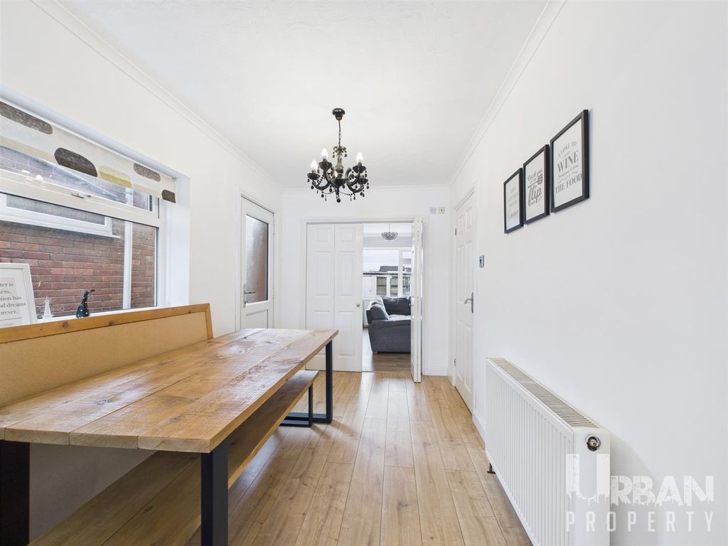 Property photo 3 of 16 Cam03038G0-Pr0209-Still008.Jpg