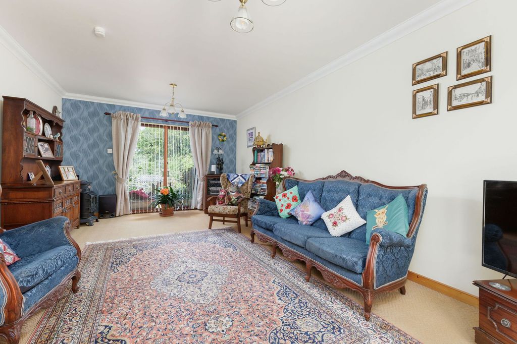 Property photo 2 of 40