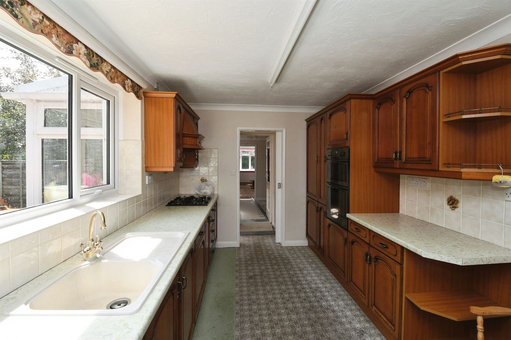 Property photo 3 of 16