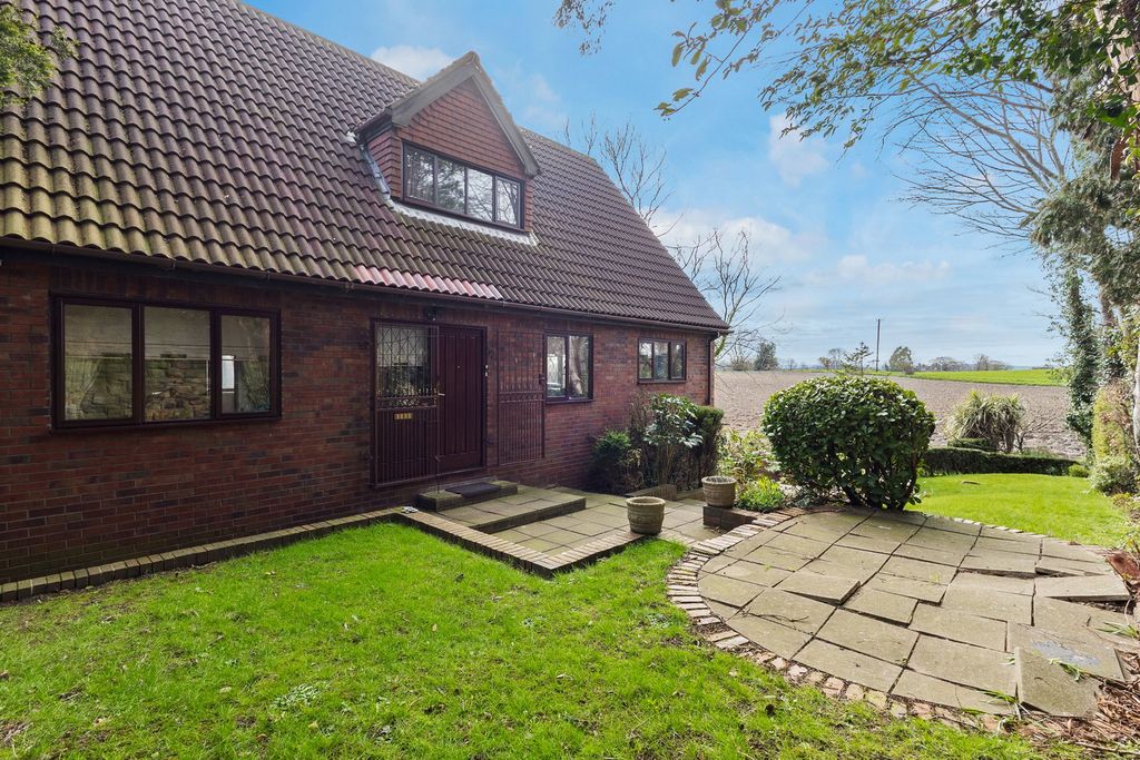 Property photo 2 of 21