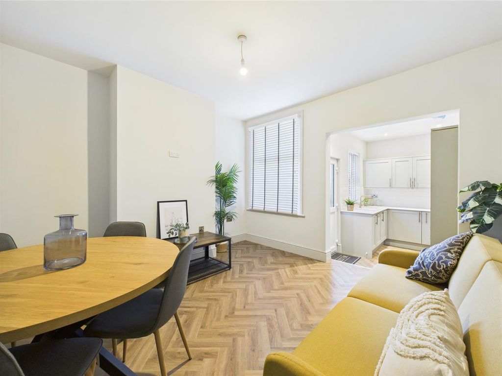 Property photo 1 of 7 Living Area