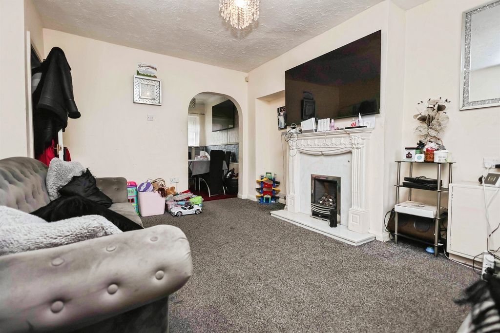 Property photo 3 of 17