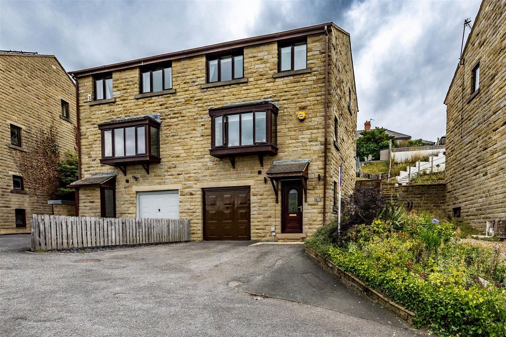 Property photo 2 of 35 16Kvhudds-290725-30.Jpg