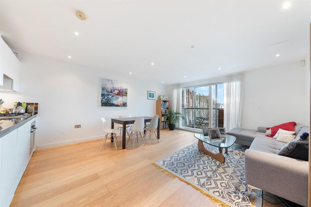 Property photo 1 of 9 Reception Room