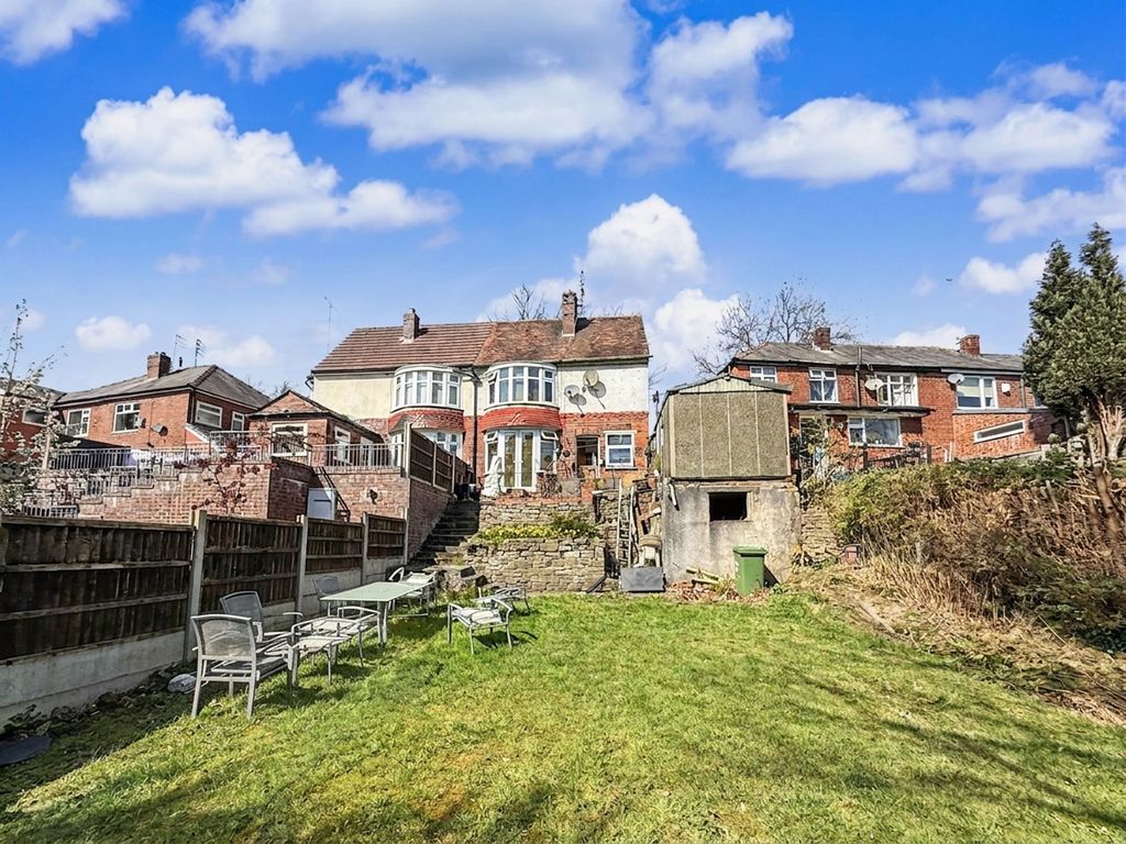 Property photo 2 of 27