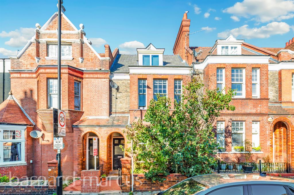 Property photo 1 of 8