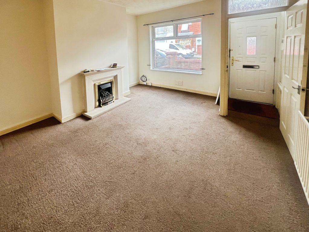 Property photo 2 of 13 Lounge