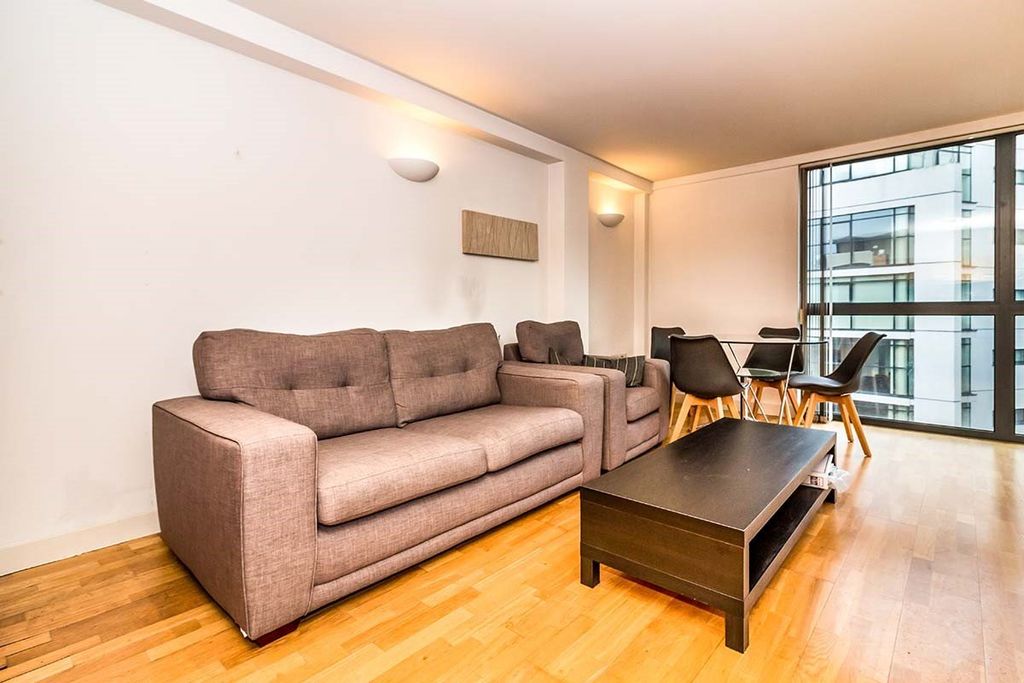 Property photo 2 of 9 Picture No. 27