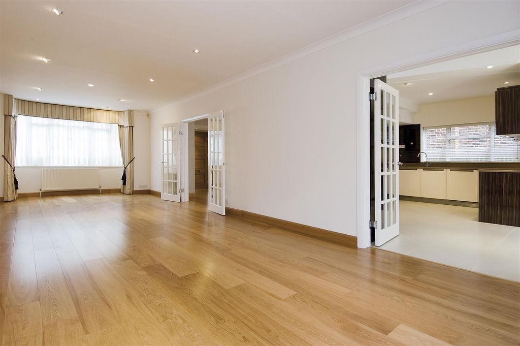 Property photo 2 of 5