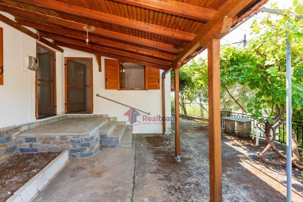 Property photo 1 of 32