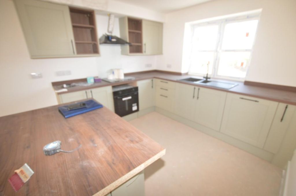 Property photo 2 of 14 Dsc_0060 (Medium).Jpg