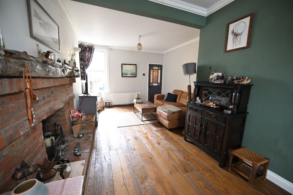 Property photo 2 of 17