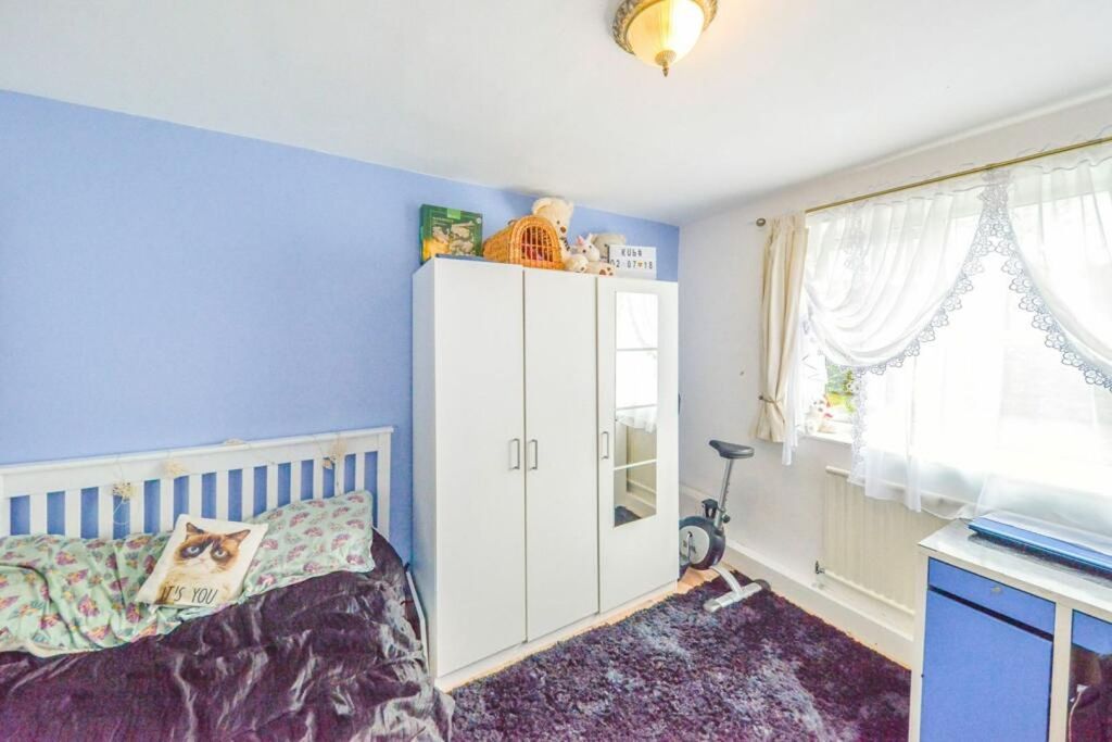 Property photo 2 of 11