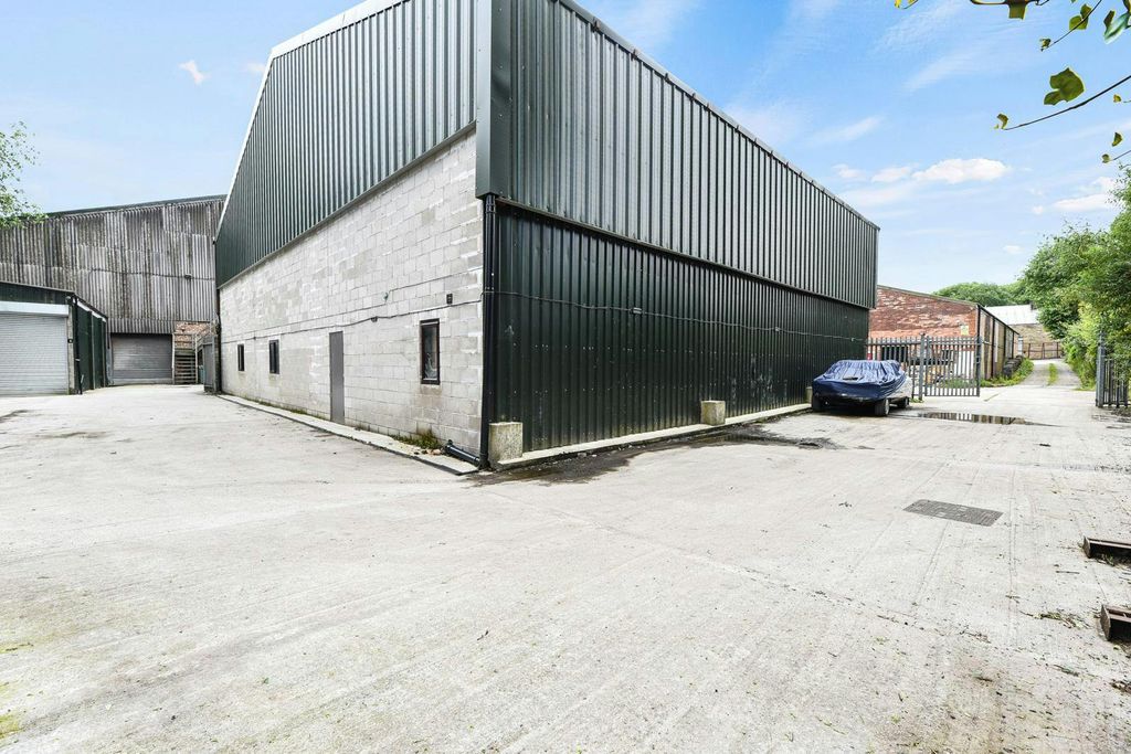 Property photo 1 of 14 External