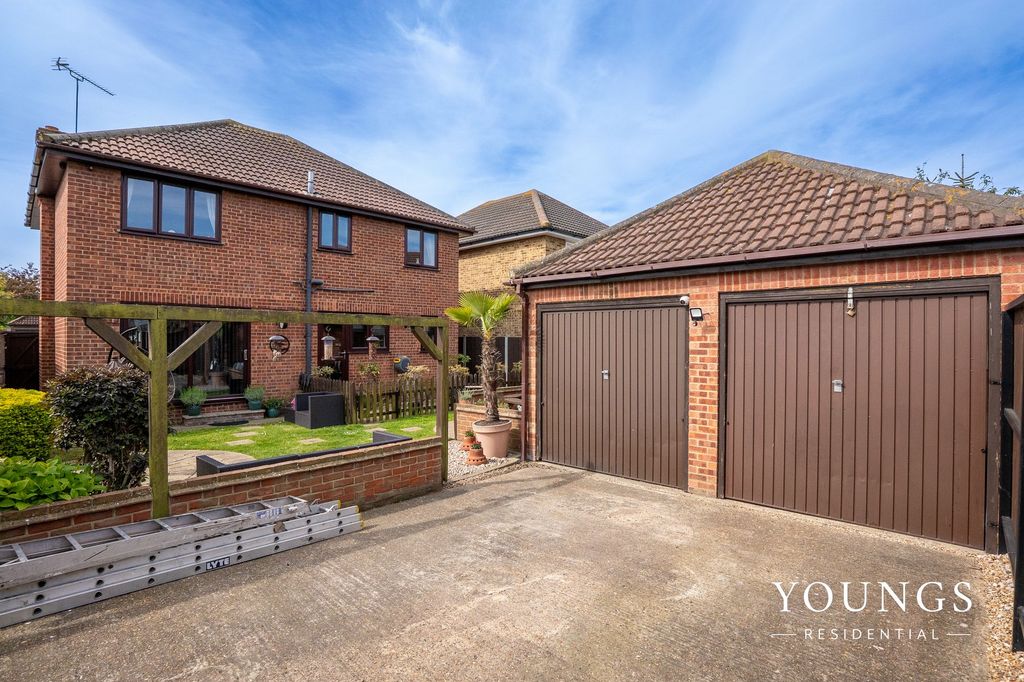 Property photo 2 of 31