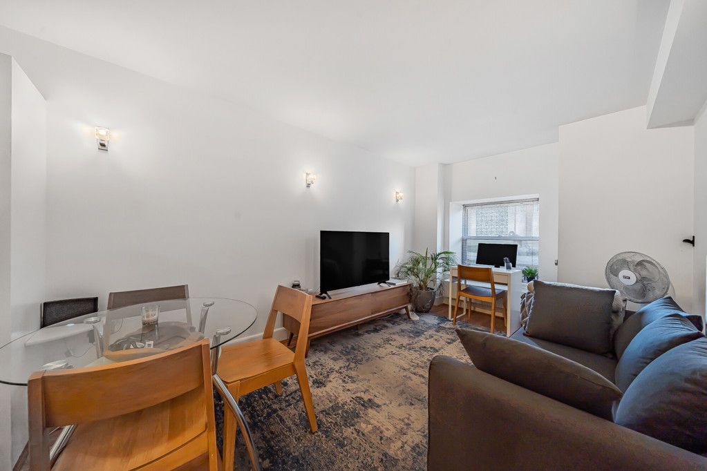 Property photo 2 of 17 Reception