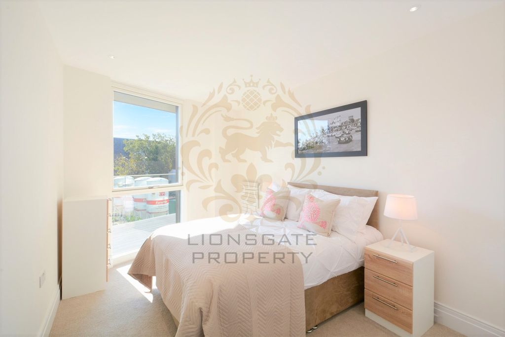 Property photo 3 of 13