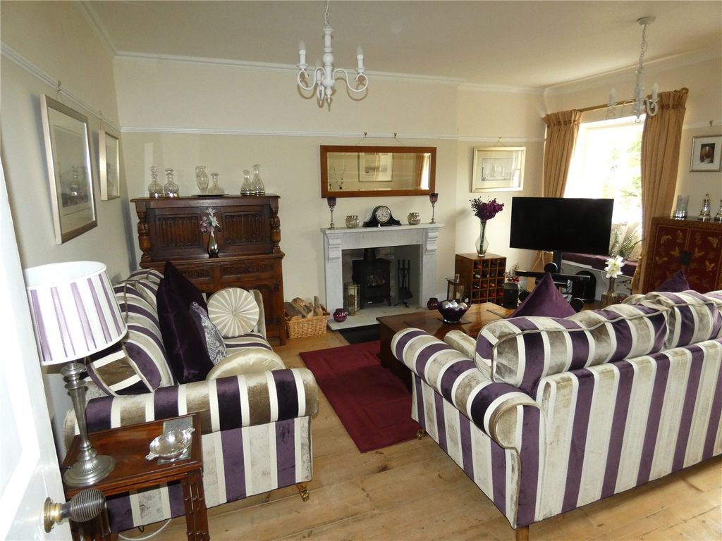 Property photo 2 of 15 Picture No. 12