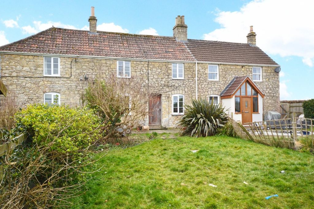 Property photo 1 of 18 Outside