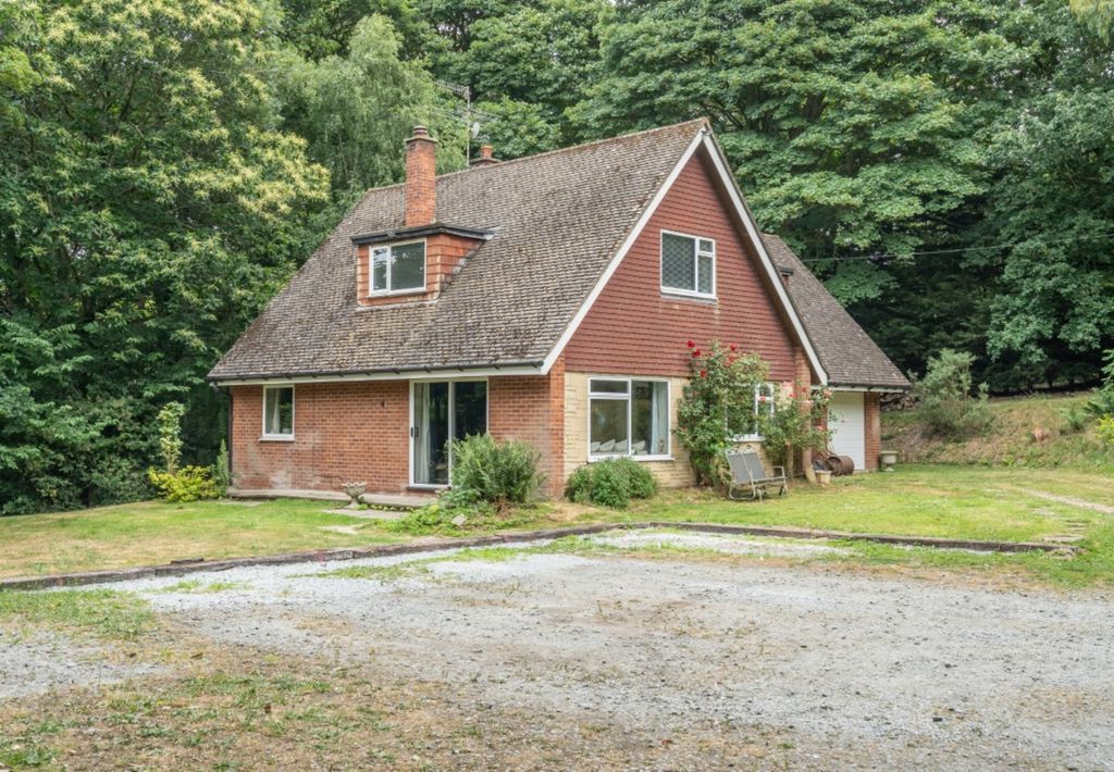 Property photo 2 of 36