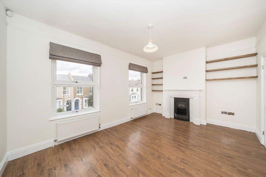 Property photo 1 of 5