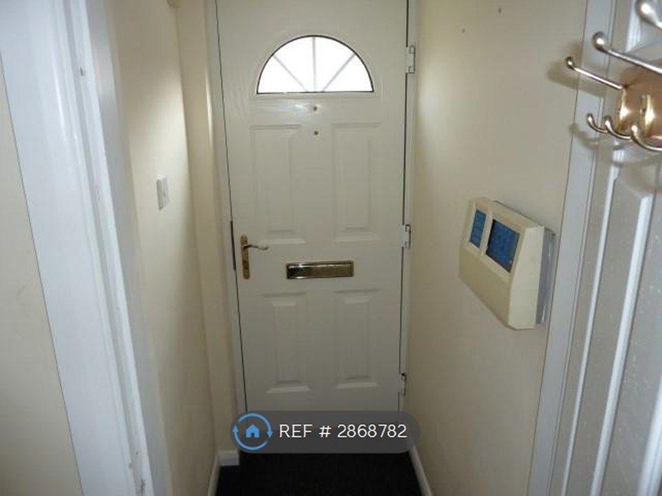 Property photo 2 of 31 Entrance