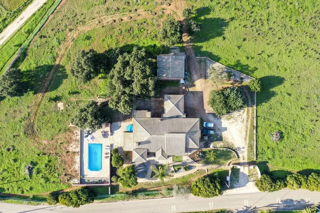 Property photo 3 of 51