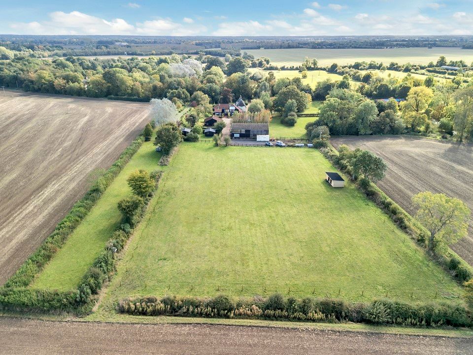 Property photo 2 of 32