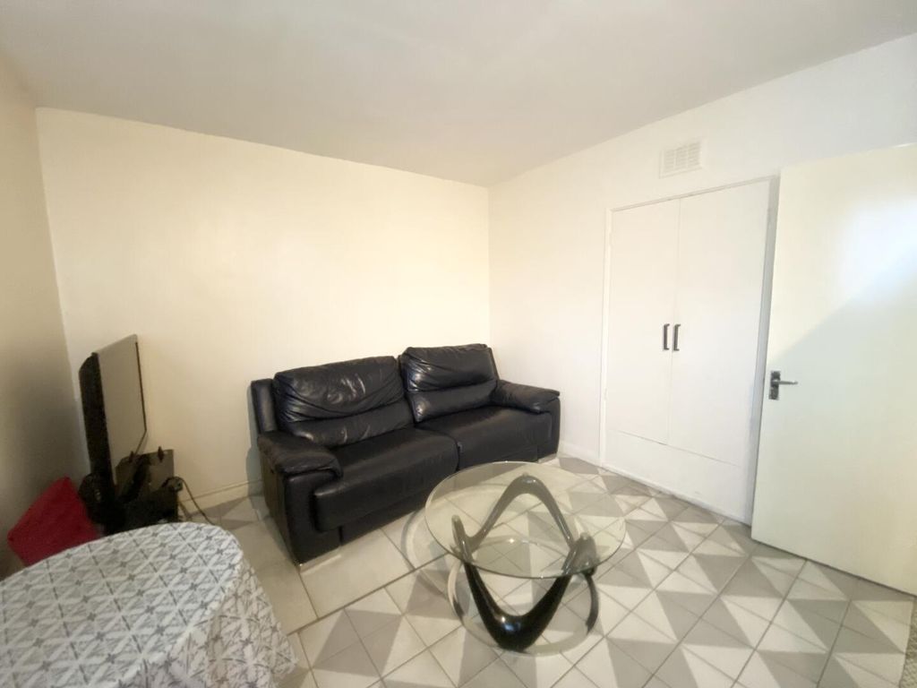 Property photo 3 of 9 Living Room